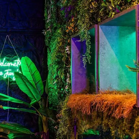 Heart Jungle Daire
